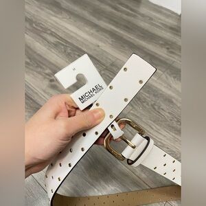 NEW MICHAEL KORS LEATHER BELT WHITE COLOR W GOLD STUDS AND BUCKLE Sz M
